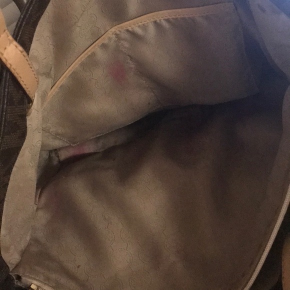 Medium sized Michael Kors Purse - Picture 5 of 6